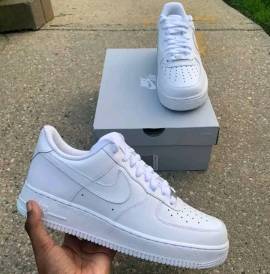 NIKE AIR FORCE ONE 