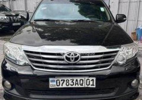 Toyota Fortuner 2015 - 2/4